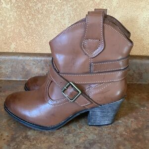 Rocket Dog Size 6.5 Brown Western Style Heeled Ankle Boots